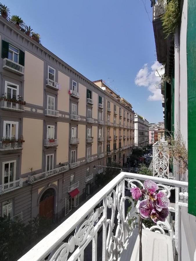 B&B Una Finestra Sul Duomo Neapel Exterior foto