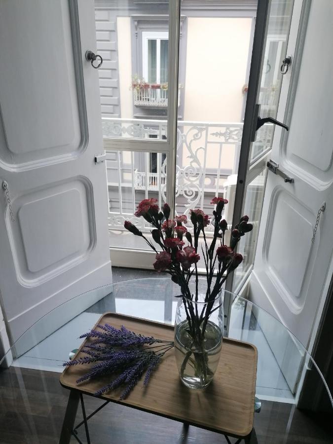 B&B Una Finestra Sul Duomo Neapel Exterior foto